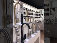 σύγχρονη στρόφιγγα